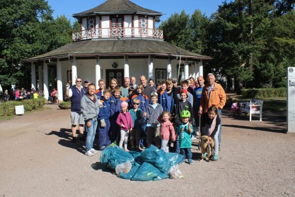 Müllsammelaktion auf dem Kamp