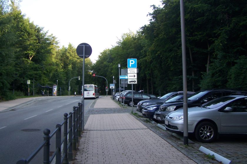 Parkplatz gegenüber vom Grand Hotel Heiligendamm mit P+R Park and Ride.