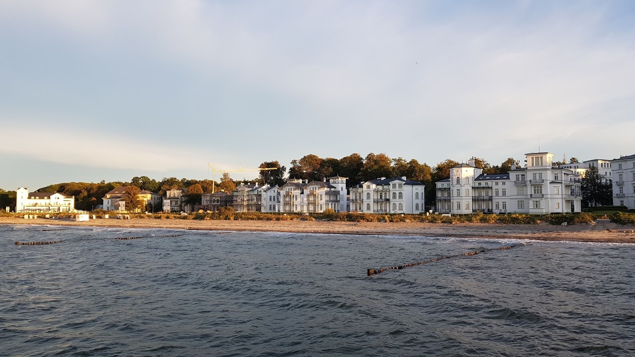 Wie heißt die Weiße Stadt an der Ostsee? ERSTES SEEBAD