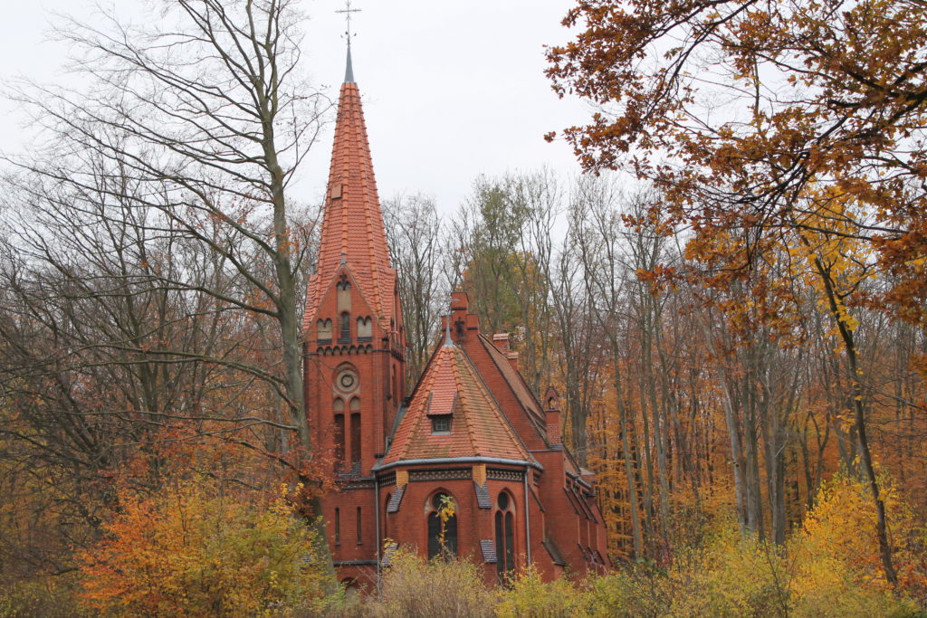 Evangelische Waldkirche (Lutherische Kirche) ERSTES SEEBAD